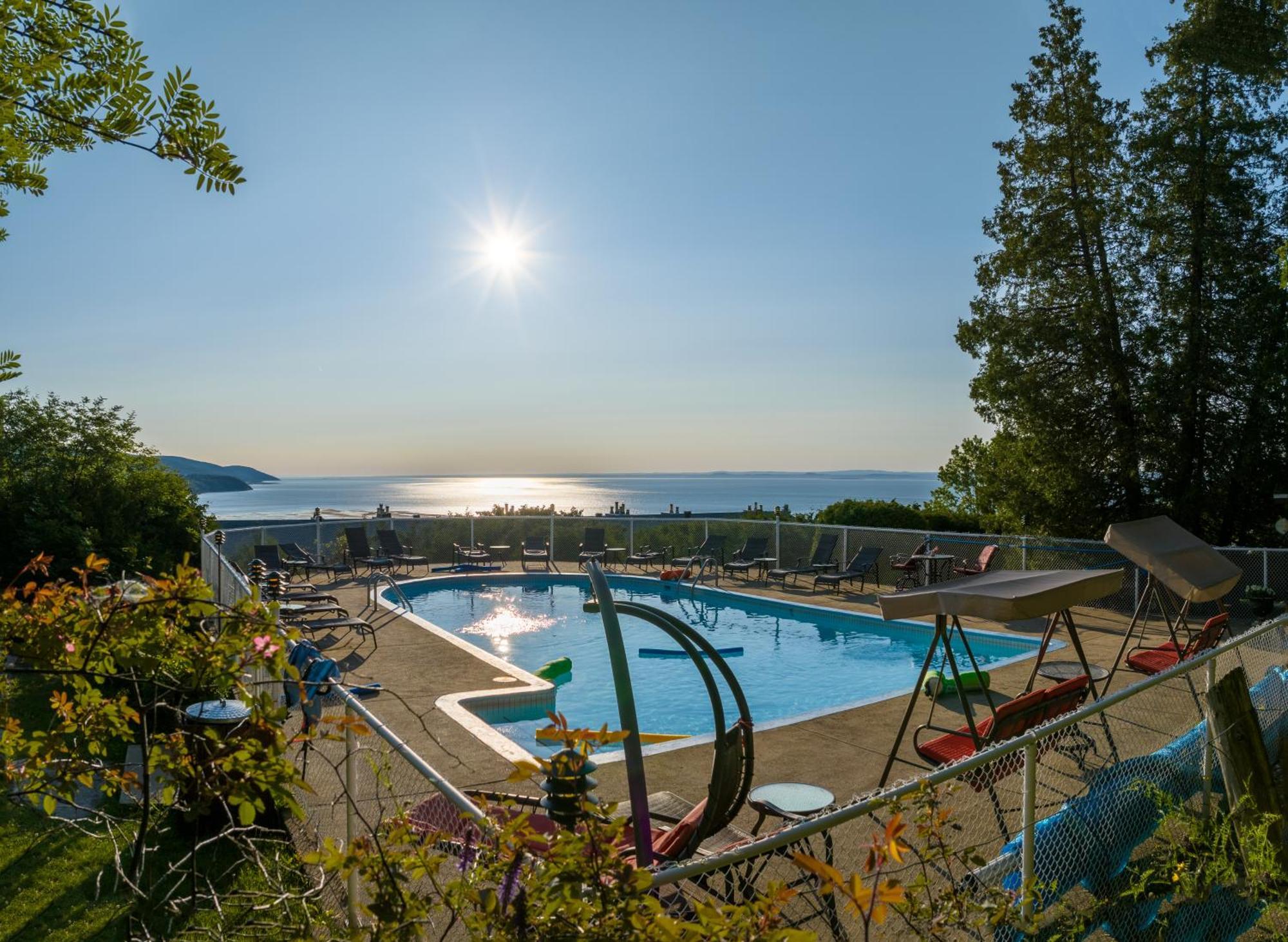 Auberge Des Falaises La Malbaie Exterior foto